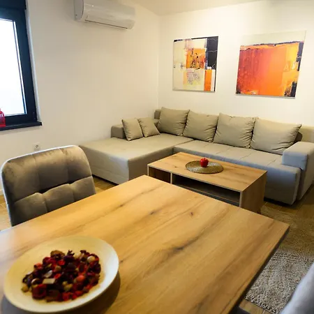 Premium L&l Modern Designer With Vibe * Ni