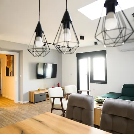 Premium L&l Modern Designer With Vibe Aparthotel